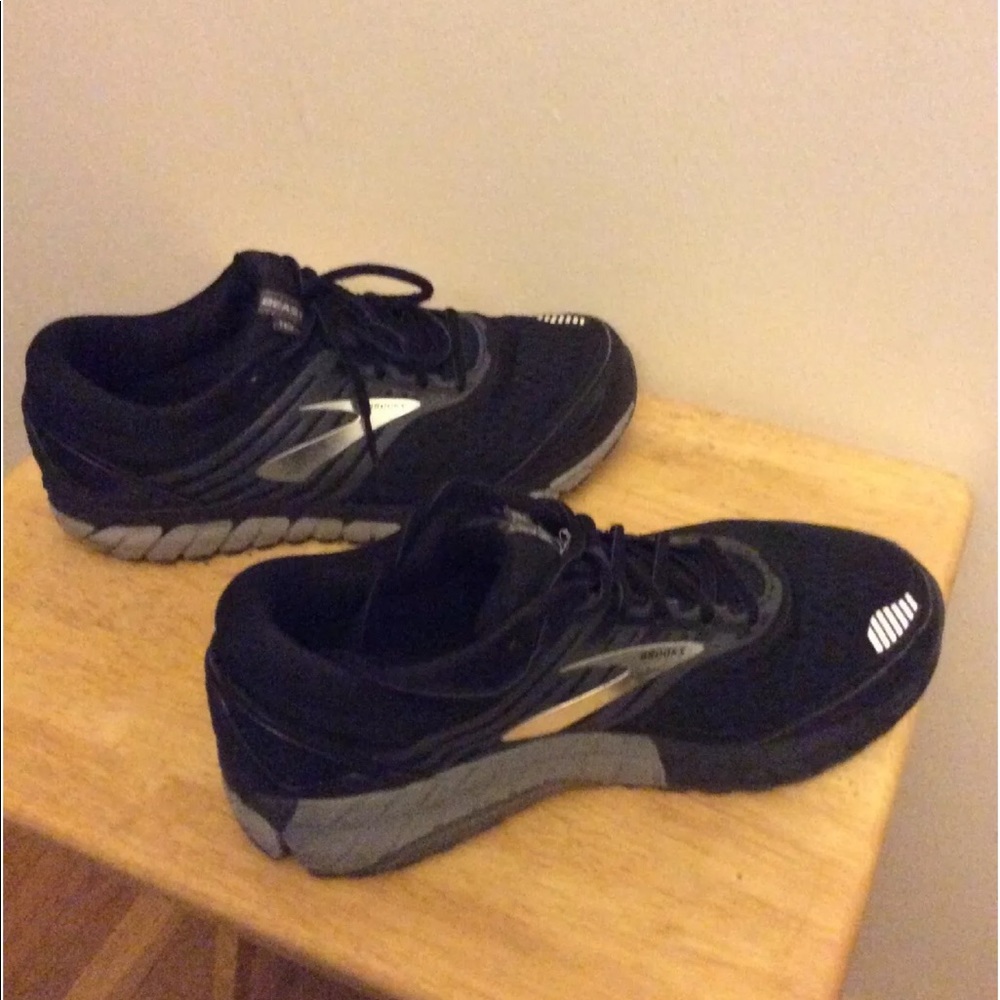 Brooks Beast 18 Men's Size 10.5D -Extra Wide 4E - Picture 2 of 8